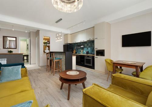 Apartment next to Funicular Station — 4-Star Luxury Hotel in Tbilisi, Georgia