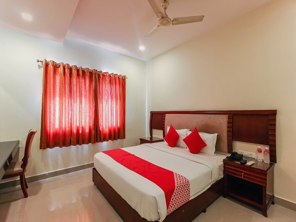 Oyo 24799 Redlas Inn — hotel in Sangareddi