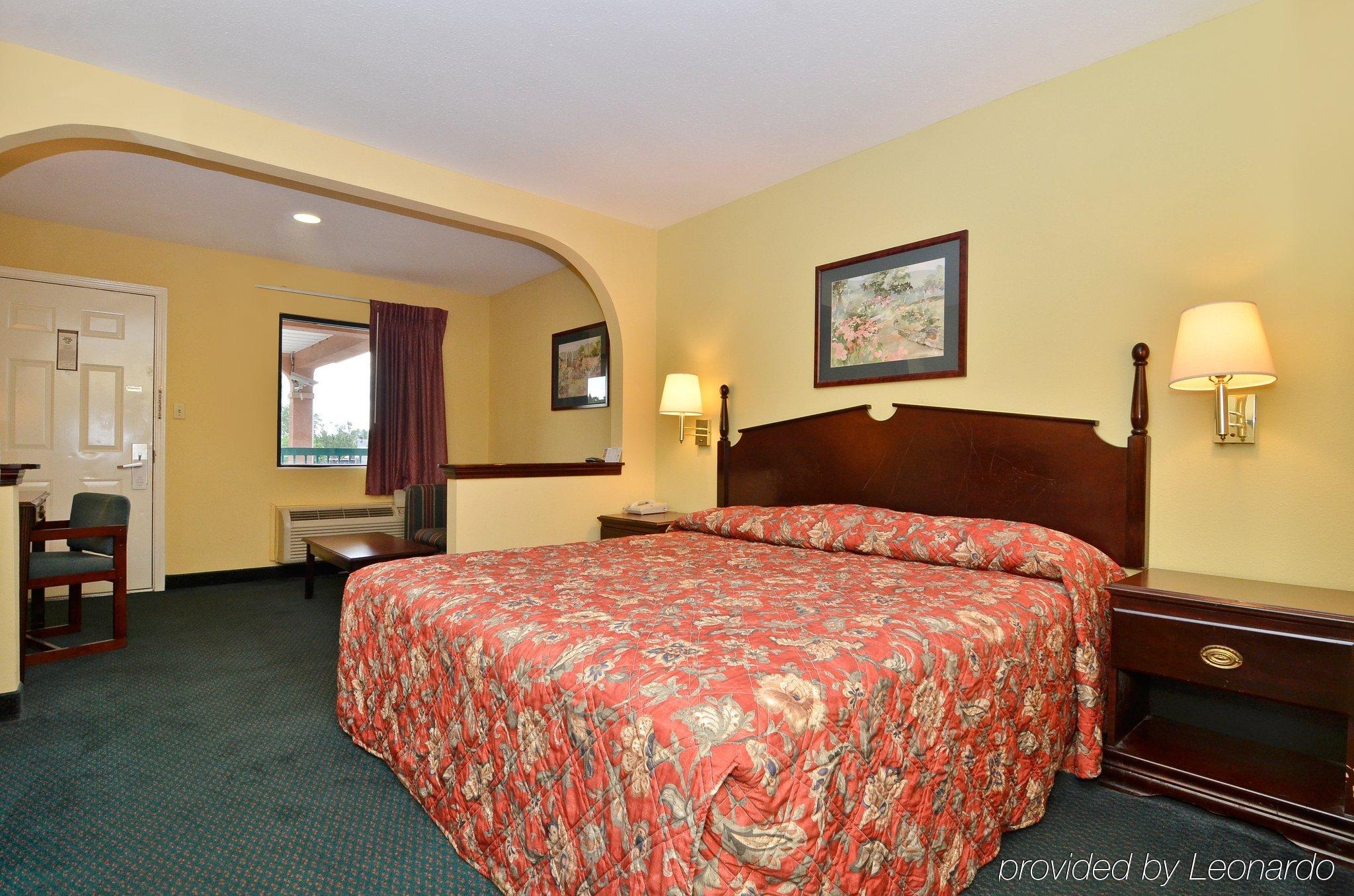 On Econo Lodge - photo 7
