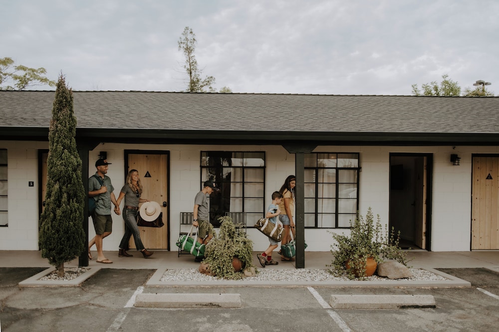 Triangle Motel - photo 49
