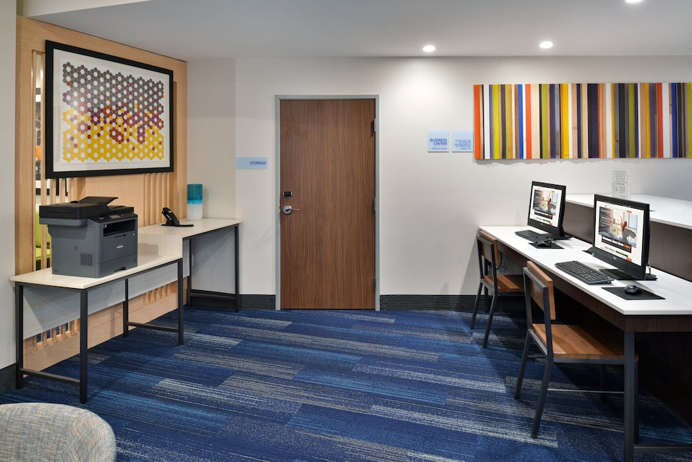 Holiday Inn Express Orlando South Park by IHG - photo 51