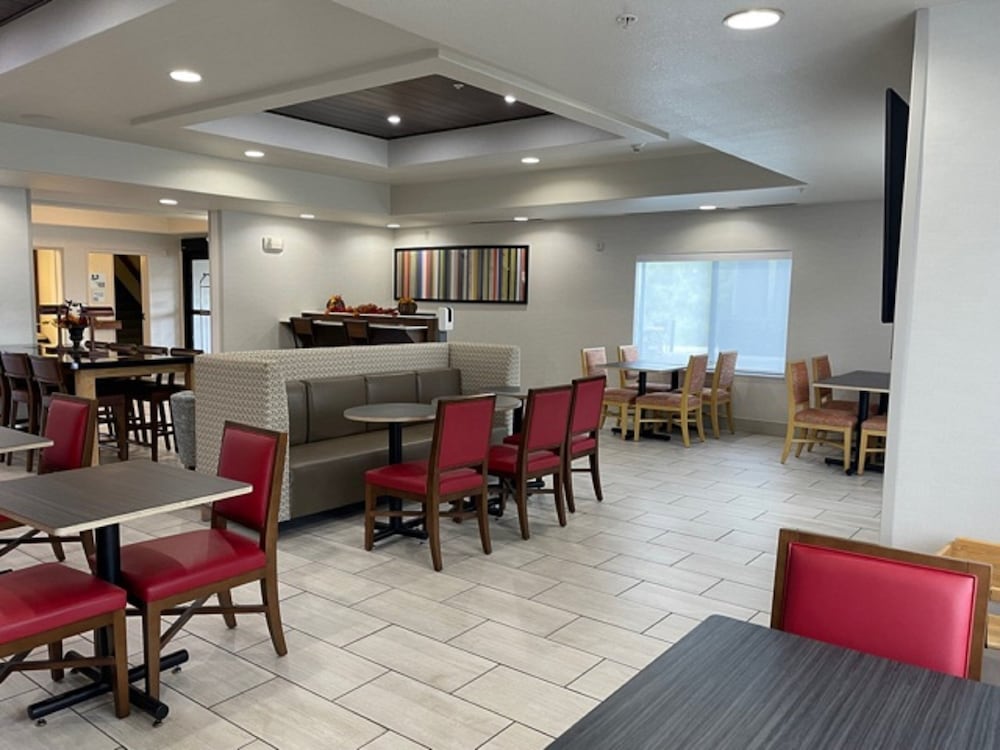 Holiday Inn Express Hotel & Suites Lewisburg by IHG - photo 25