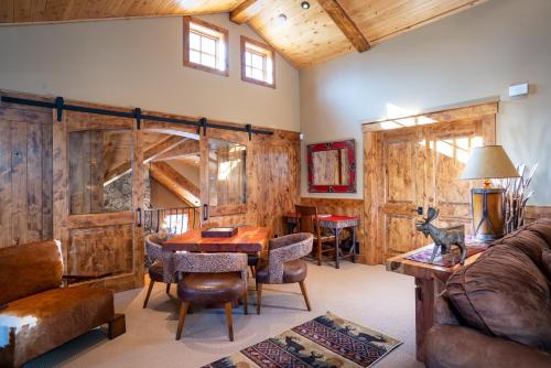Luxury 4BD Located at Old Greenwood - photo 22