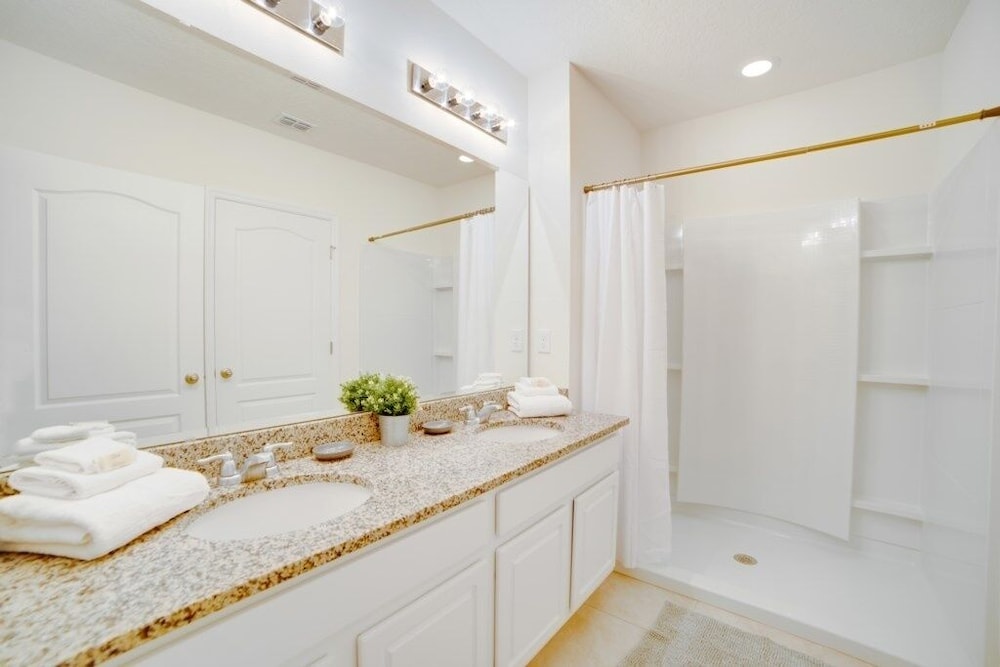 Amazing 5 Bedroom Solterra New Resort Home 5 Villa by RedAwning Davenport - photo 27