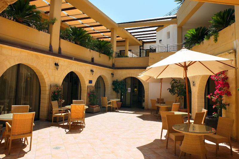 Hotel Dolcestate - carbon neutral hotel in Campofelice Di Roccella