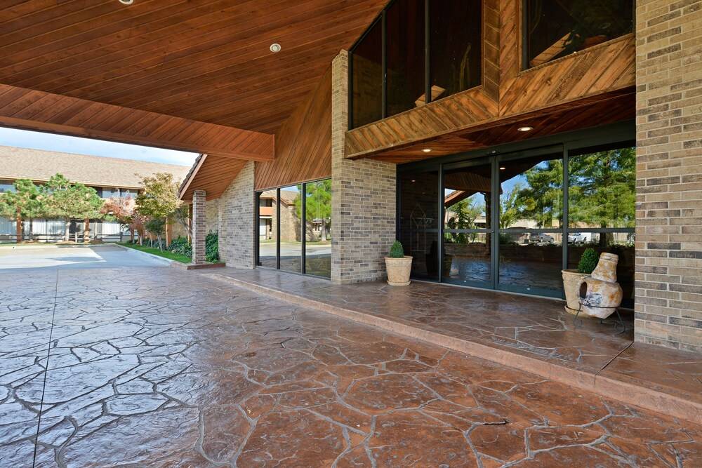 Best Western Plus Saddleback Inn & Conference Center - photo 58