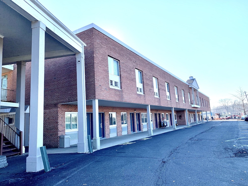 Tappan Zee Hotel - photo 31