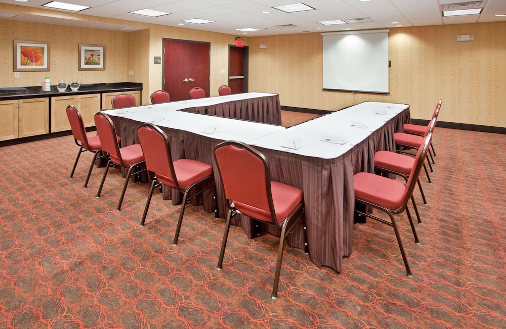 Hampton Inn & Suites Dickinson - photo 62