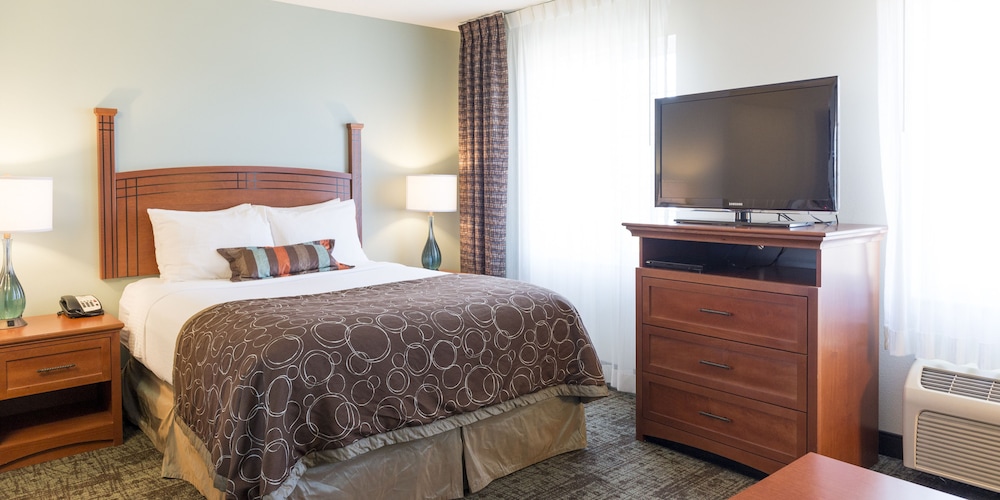 Staybridge Suites Fargo by IHG - photo 31