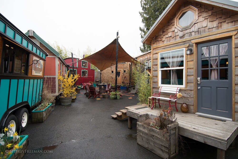 Caravan The Tiny House Hotel - photo 45