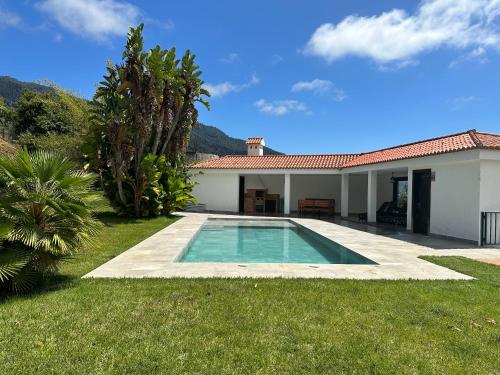 Casa Carrillo — 4-Star Luxury Hotel in Santa Cruz De La Palma, Spain