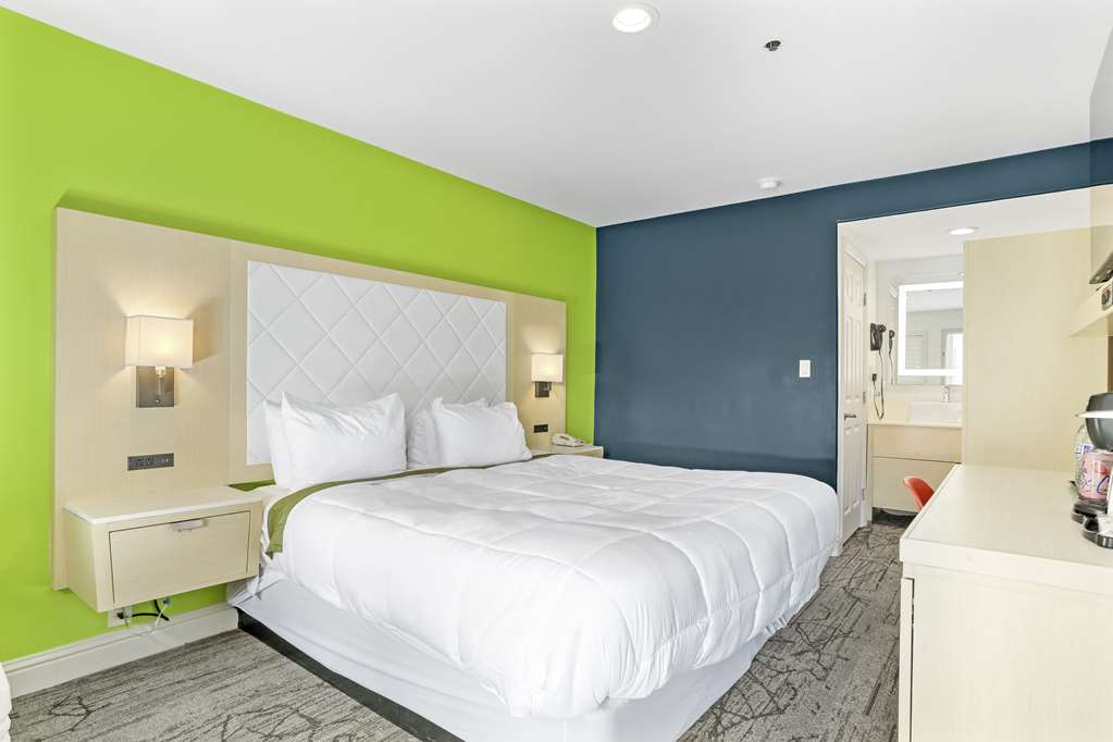 Signature Inn Berkeley - photo 16