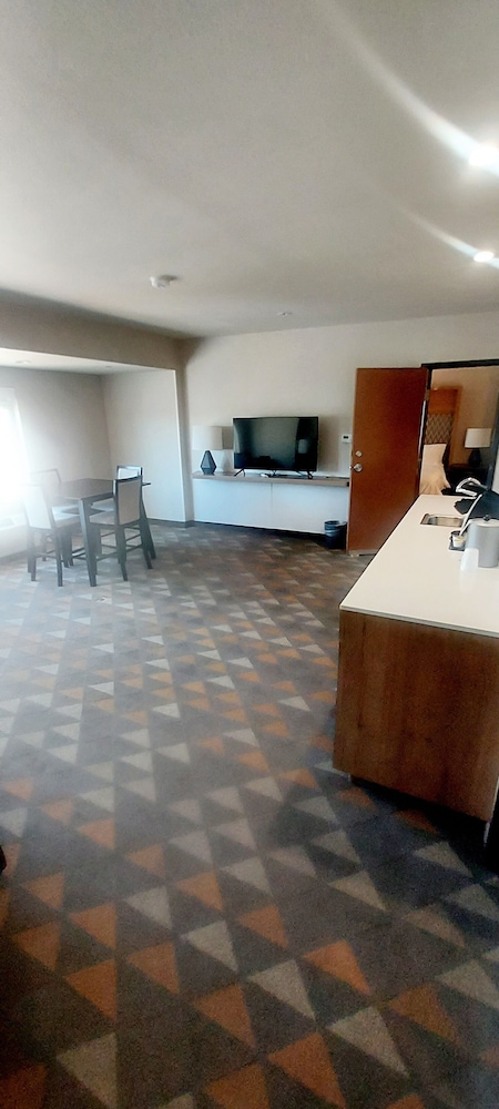 Holiday Inn Salem an IHG Hotel - photo 23