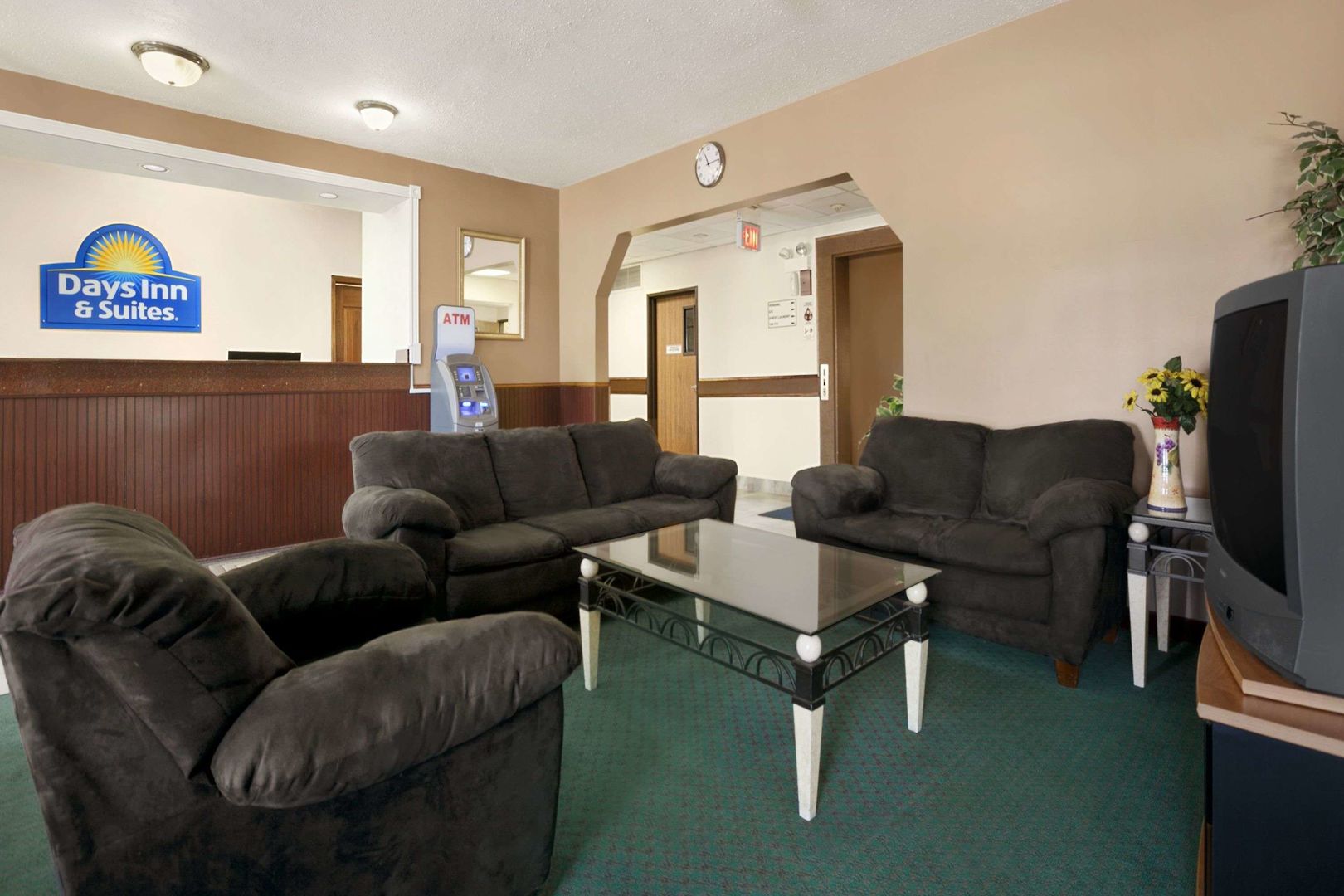 Days Inn & Suites by Wyndham Romeoville - photo 31