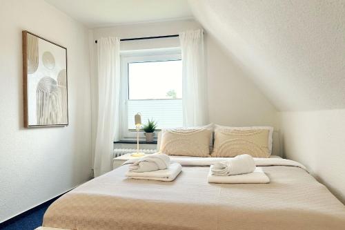 Charmantes und ruhiges Ferienhaus Strandnah und ideal für große Gruppen mit Fahrradunterstellplatz und Parkplatz — carbon neutral stay, Scharbeutz