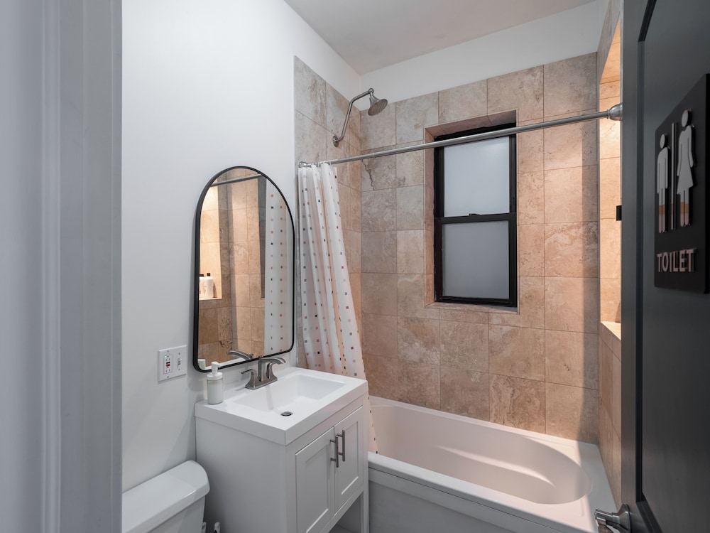 Wrigleyville Suites - photo 43
