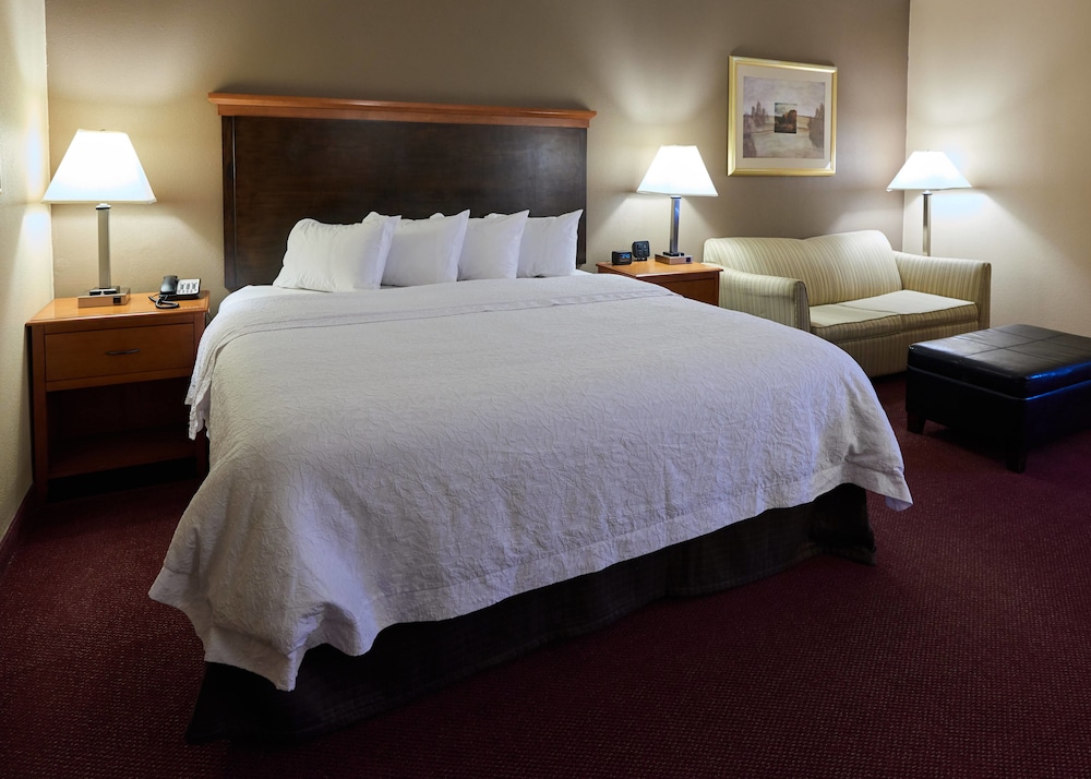 Hampton Inn Massillon - photo 6