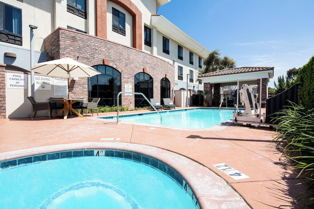 Holiday Inn Express Hotel & Suites Atascadero by IHG - photo 44