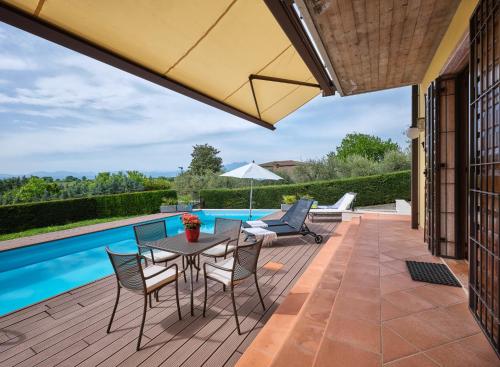 Villa Celebrity Regarda Travel — 4-Star Luxury Hotel in Lazise, Italy