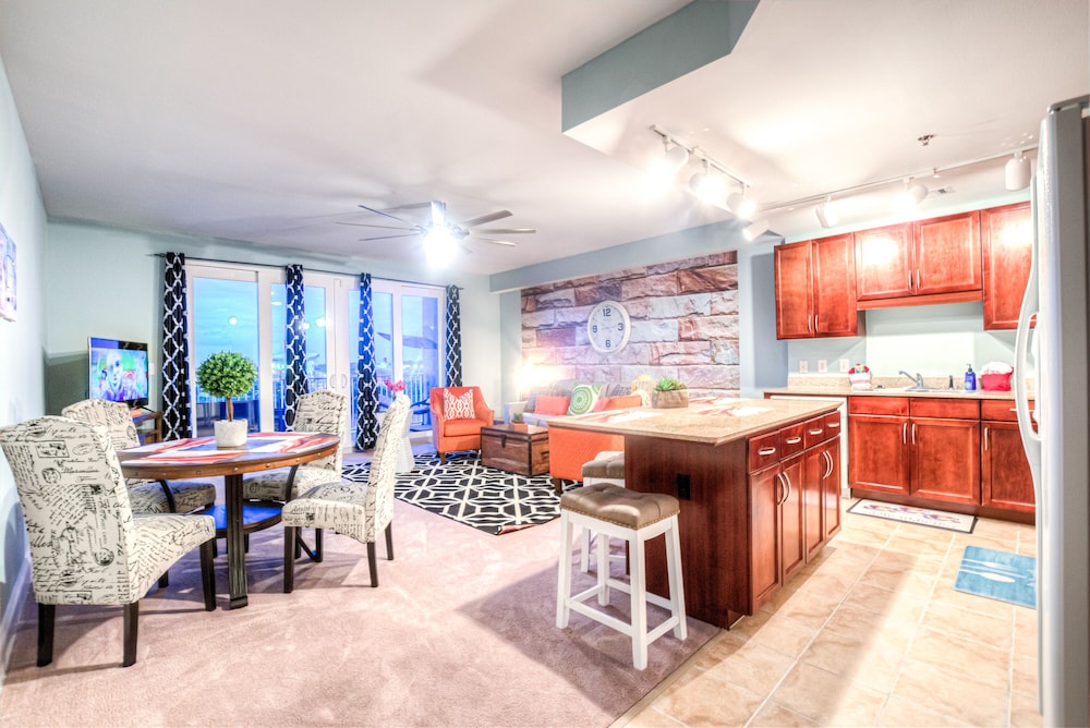 Laketown Wharf Resort by Aneliya's Rentals - photo 534
