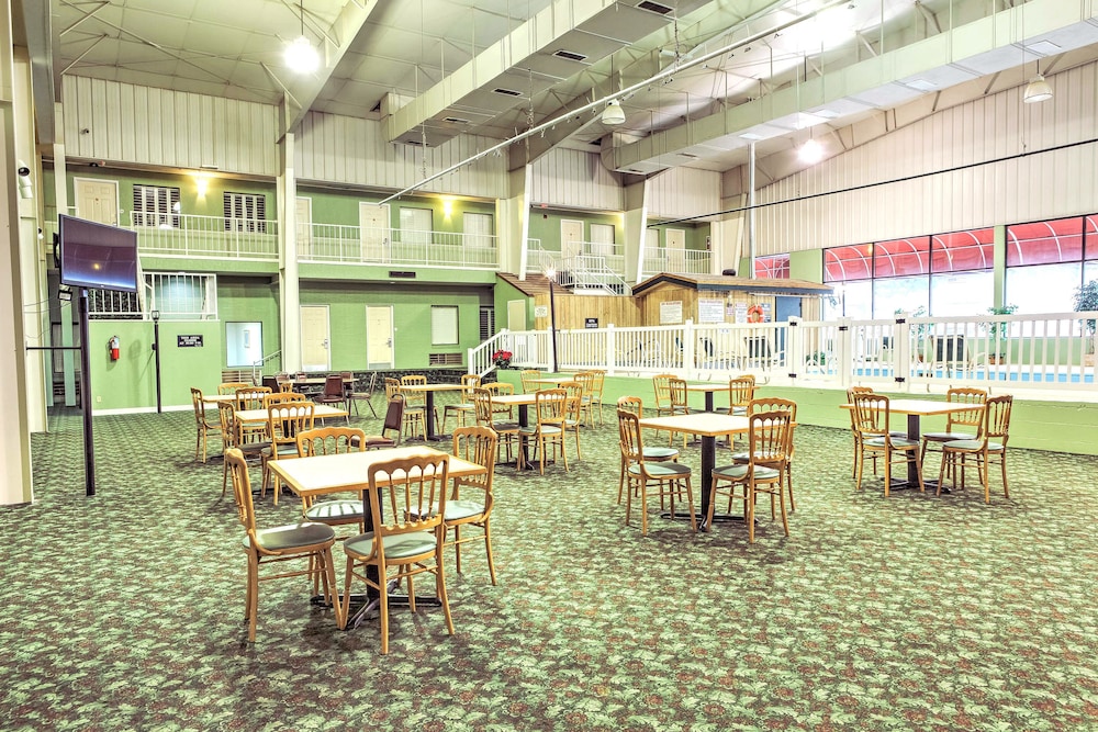 Coratel Inn & Suites by Jasper McCook - photo 28