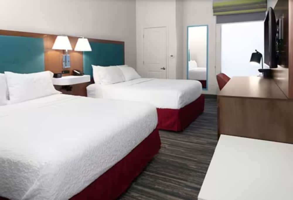 Hampton Inn by Hilton Concord Bow - photo 10