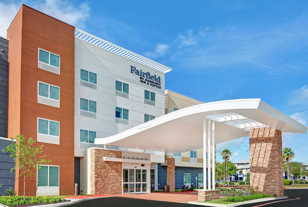 Fairfield Inn & Suites by Marriott Houston NASA We - photo 2