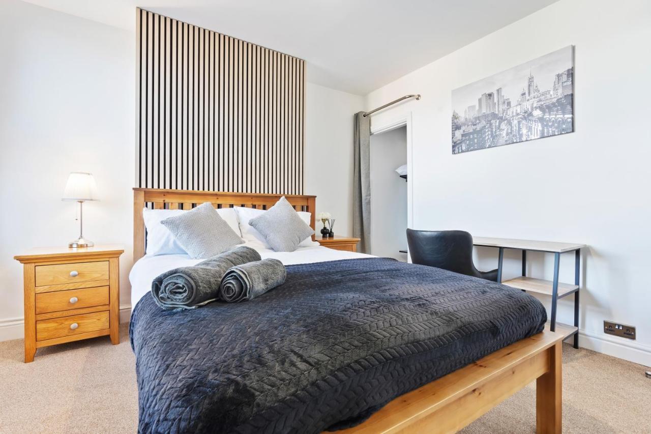 Wolverhampton Townhouse 3br Business & Leisure Guests — 5-Star Luxury Hotel in Wolverhampton, United Kingdom