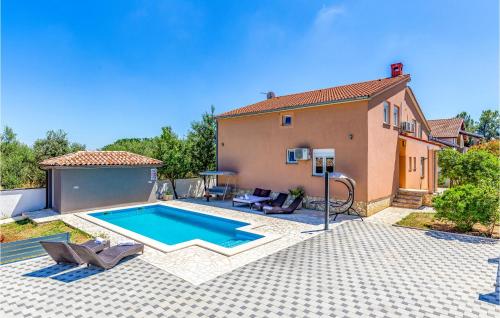 Gorgeous Apartment In Pula With Wifi — 4-Star Luxury Hotel in Pula, Croatia