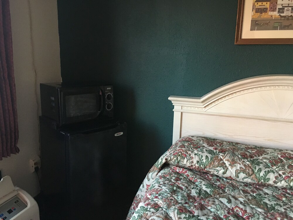 Quality Quarters Inn - photo 14
