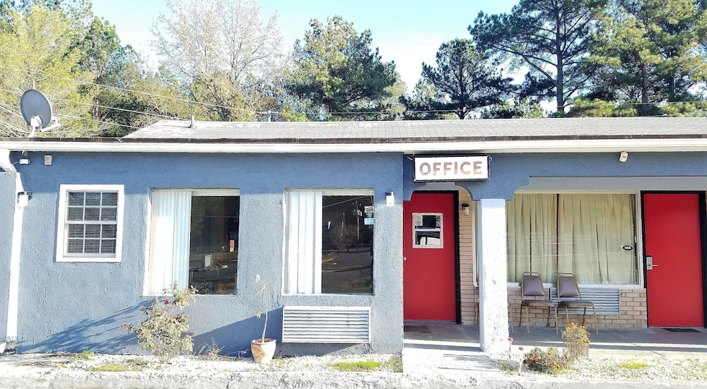 Roadway Inn - photo 20