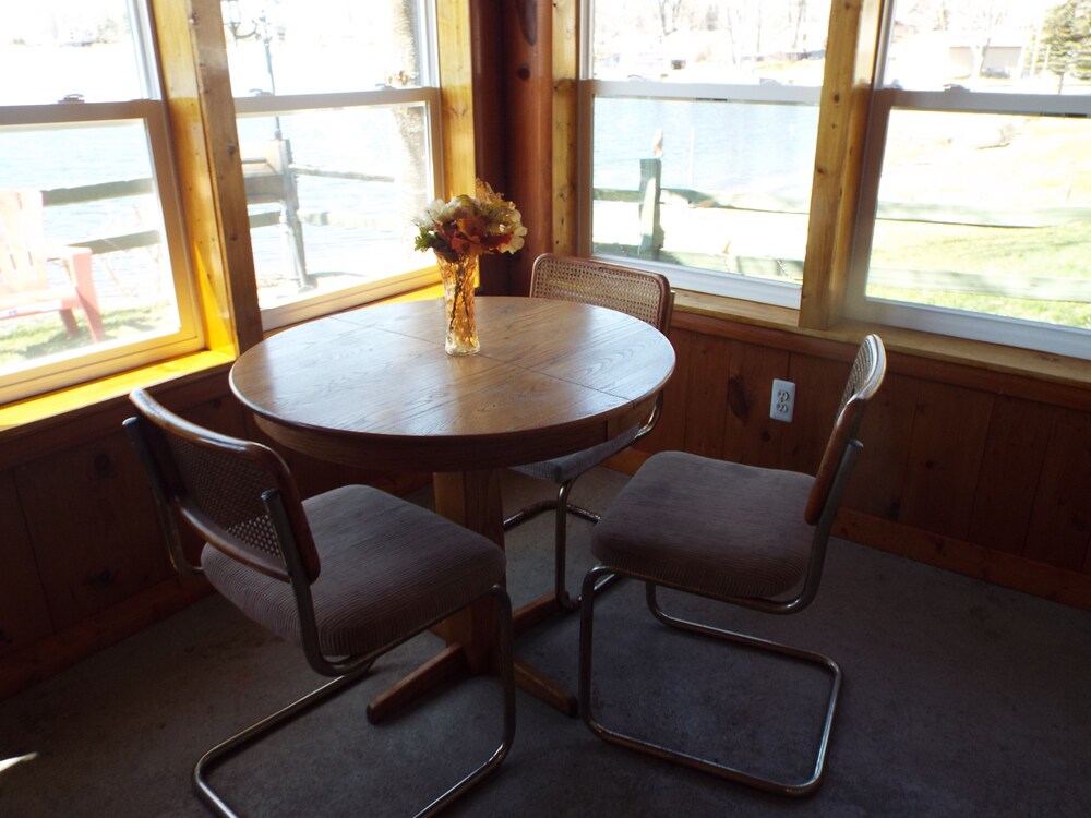 Crooked Lake Resort Cabin 4 - photo 9