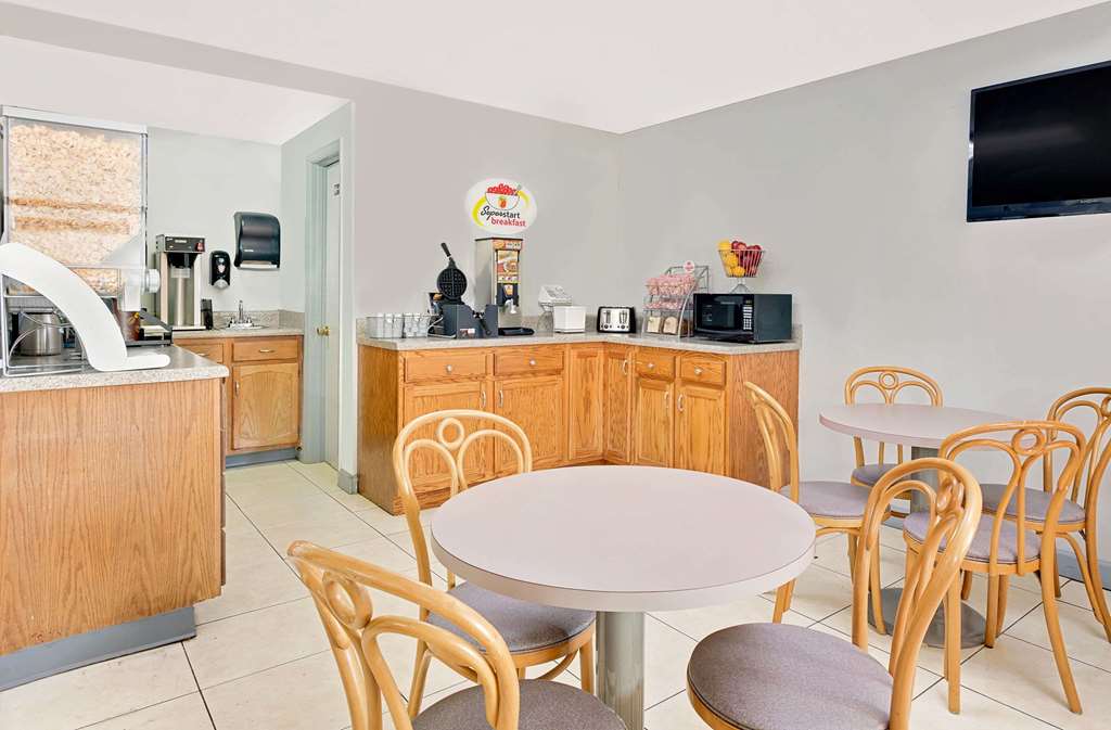 Super 8 by Wyndham Athens - photo 15
