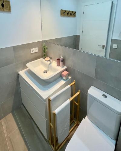 Apartment Plaza Del Salvador — 4-Star Luxury Hotel in Sevilla, Spain