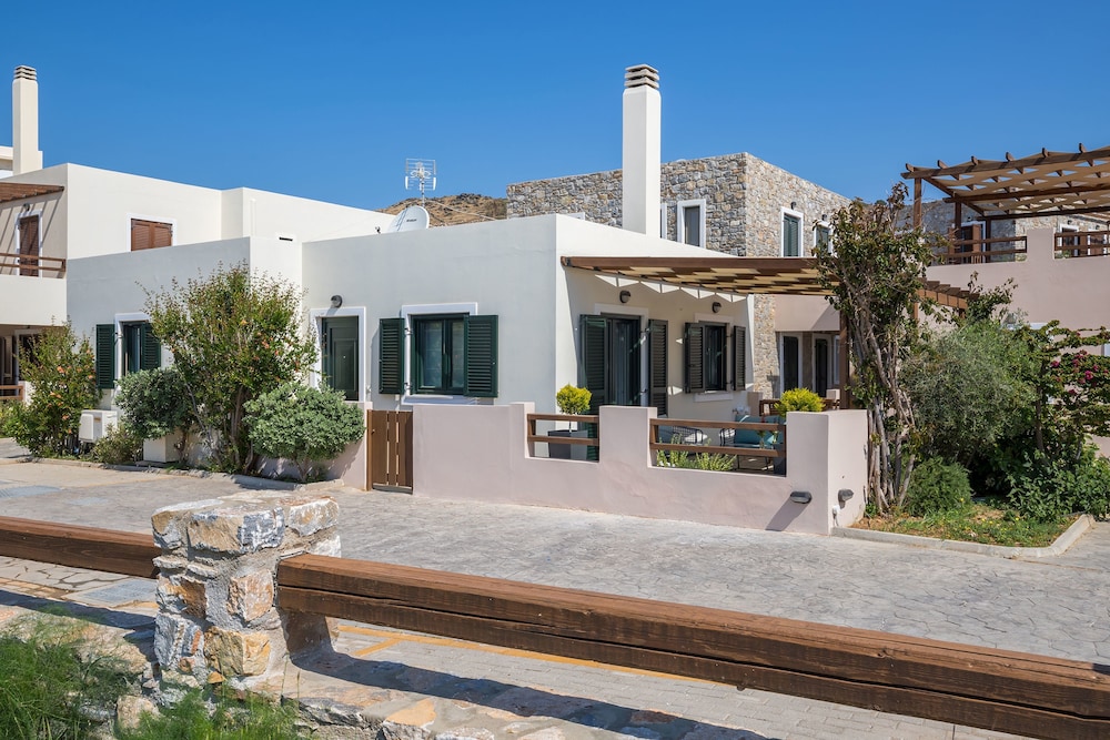 Syra Bay — Ano Syros — photo 5