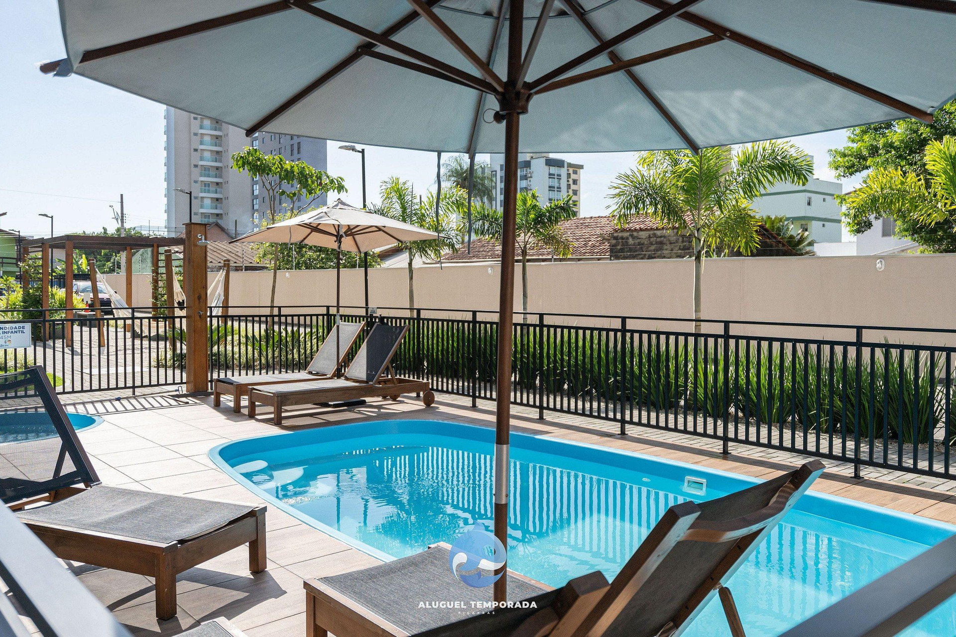 Apartamentos Em Bal Piçarras 150 M Da Praia Com Sacada Wi Fi Piscina Portaria 24H Playground E Vaga De Garagem