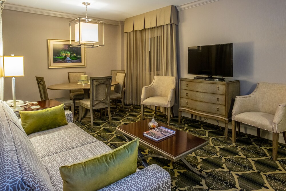Bell Tower Hotel - photo 10