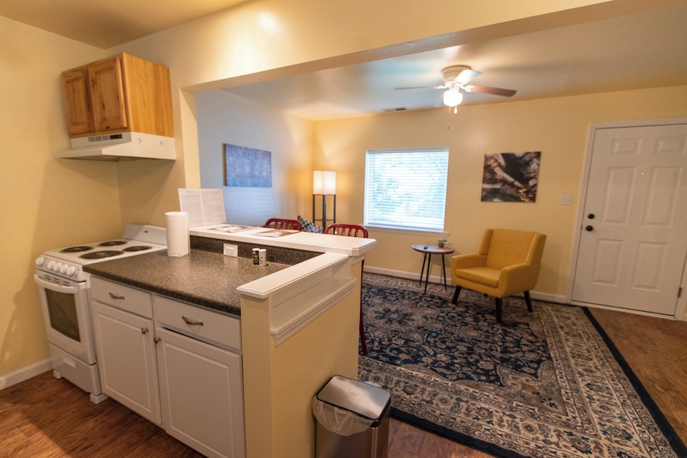 Howard's Creek Inn - photo 44