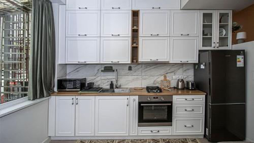 Elegant 1BR Vake Apt for 3 By Wehost