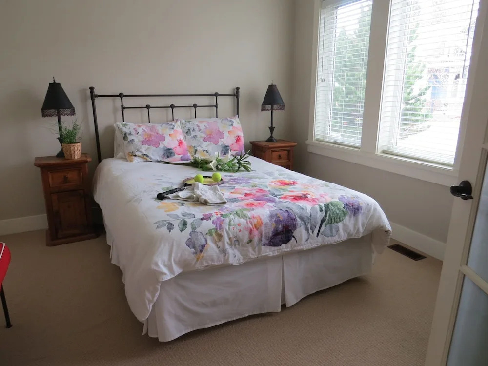 Qualicum Landing in Nanaimo, Canada