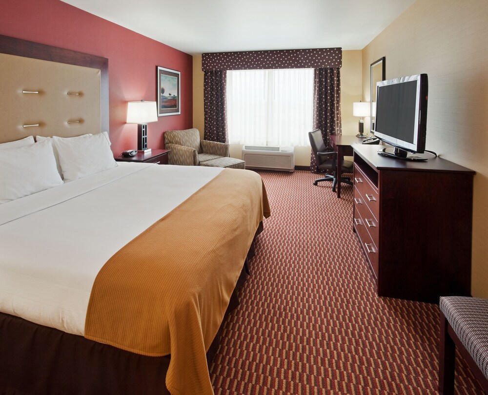 Holiday Inn Express Hotel & Suites Great Falls by IHG - photo 12