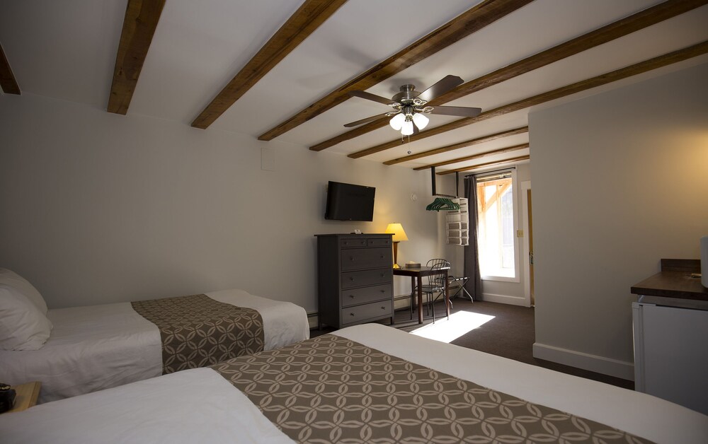 Columbine Inn & Conference Center - photo 5