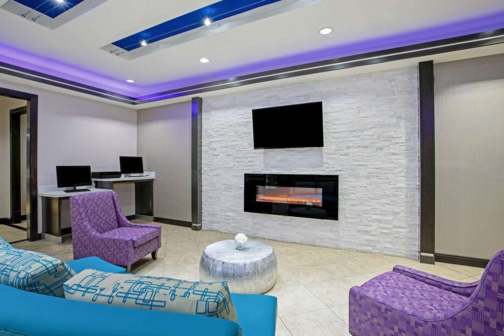 La Quinta Inn & Suites by Wyndham Fairfield TX - photo 9