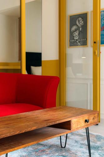 Masterfully Designed Apartment By Wehost