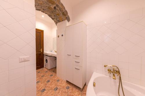 Jureka Sea View Apartment 2 — 4-Star Luxury Hotel in Cefalu, Italy