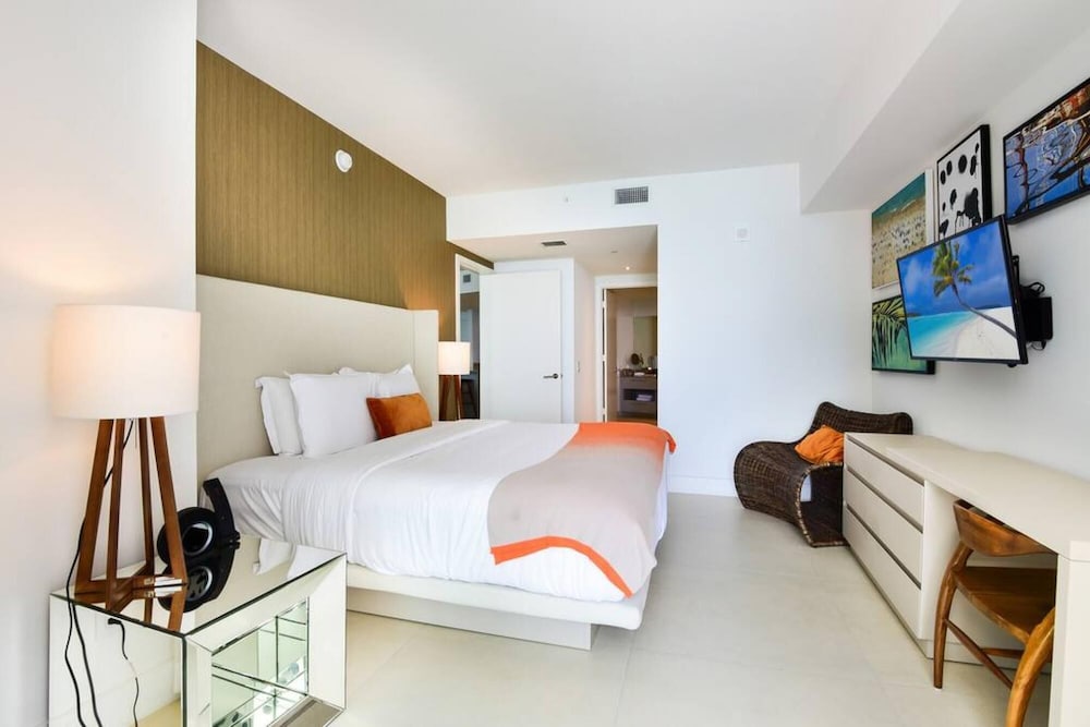 Luxe Stay at Hyde Resort oceanfront Amenities - photo 4