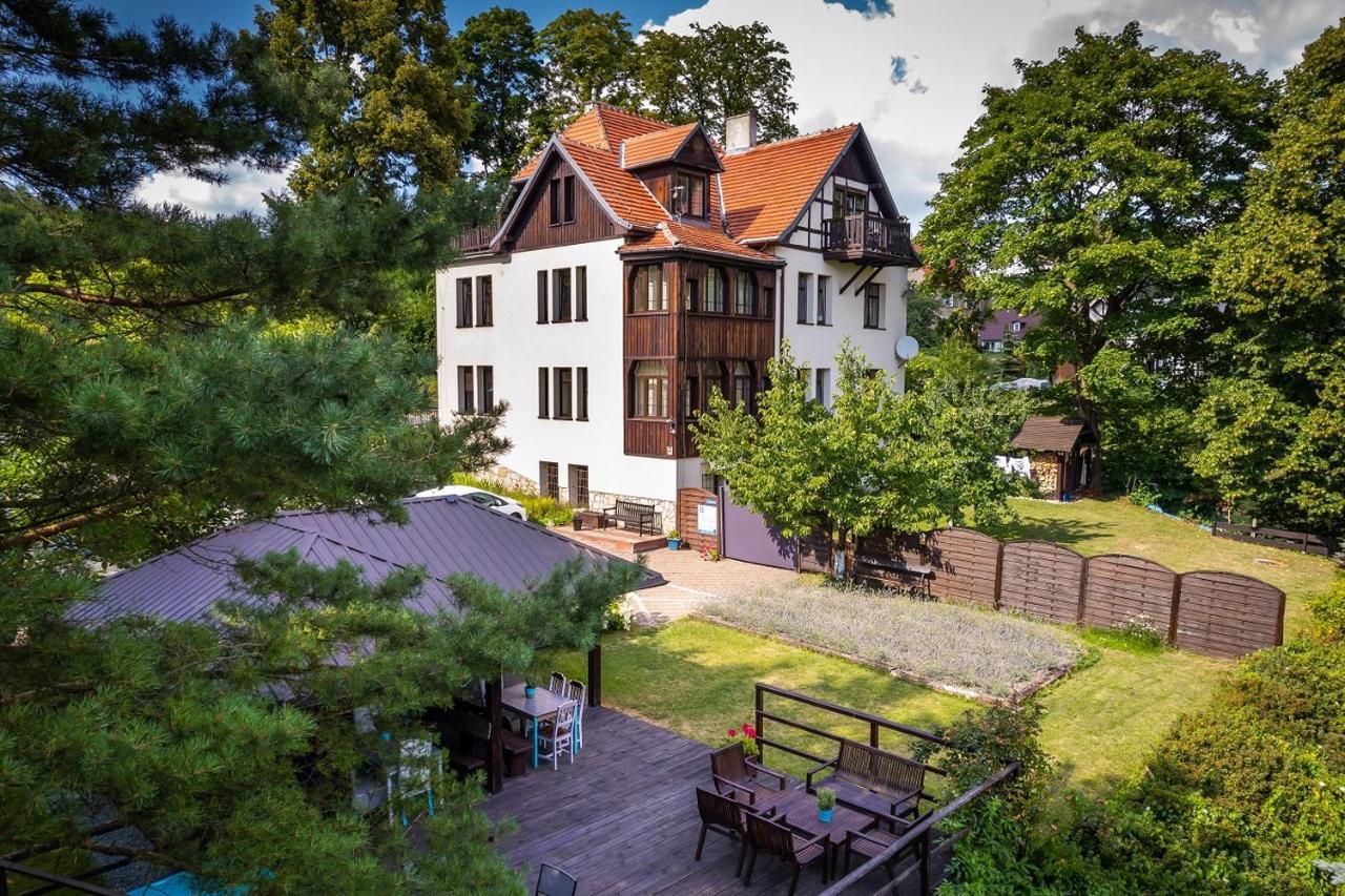 Willa Kwiaty Polskie — hotel in Jedlina-Zdroj