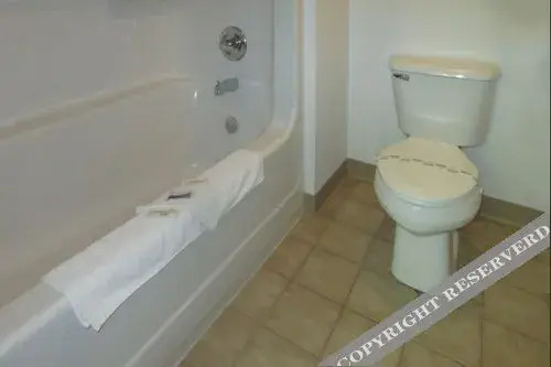 AmeriVu Inn and Suites Stanley - photo 8