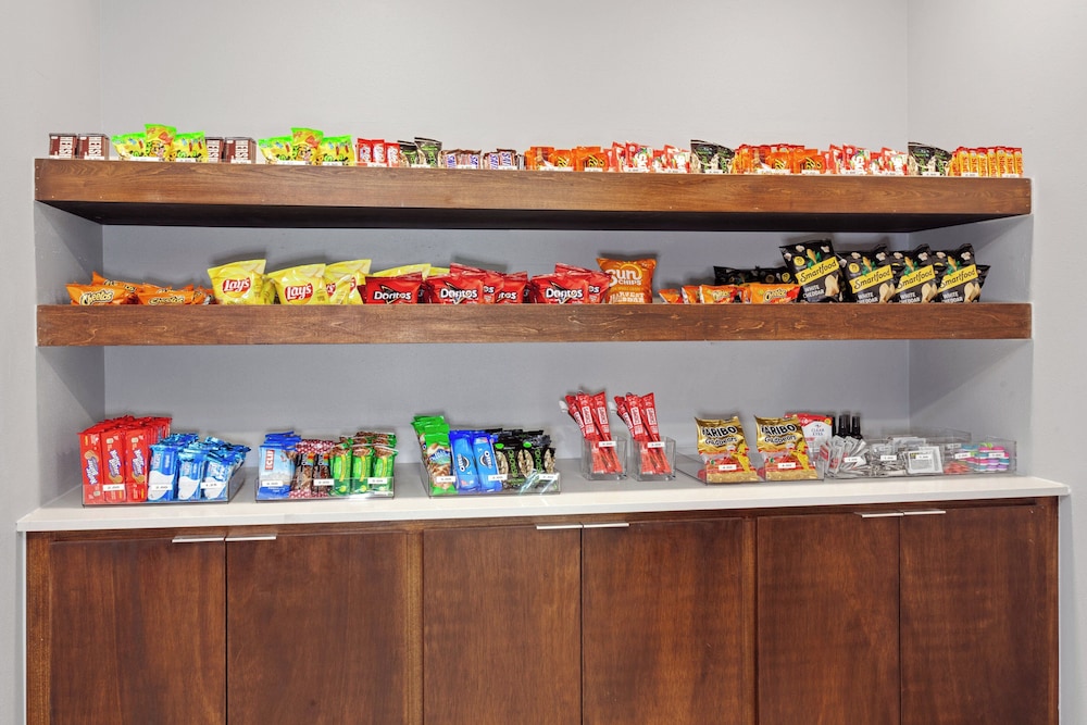 Holiday Inn Express & Suites Port Washington by IHG - photo 58