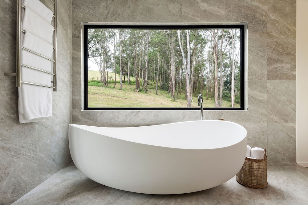 Cedars Mount View — 4-Star Luxury Hotel in Pokolbin, Australia